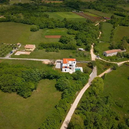 Lucas Casa de Férias Pula