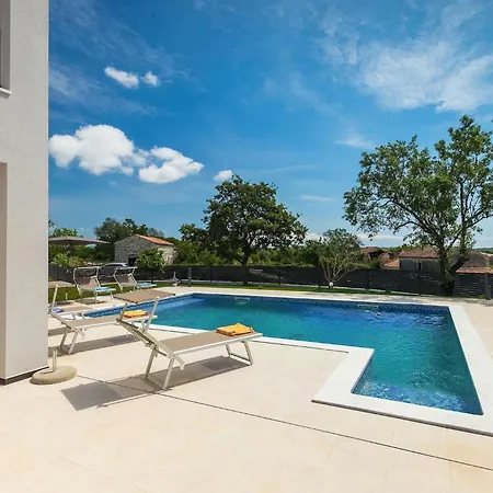 Lucas Сasa de vacaciones